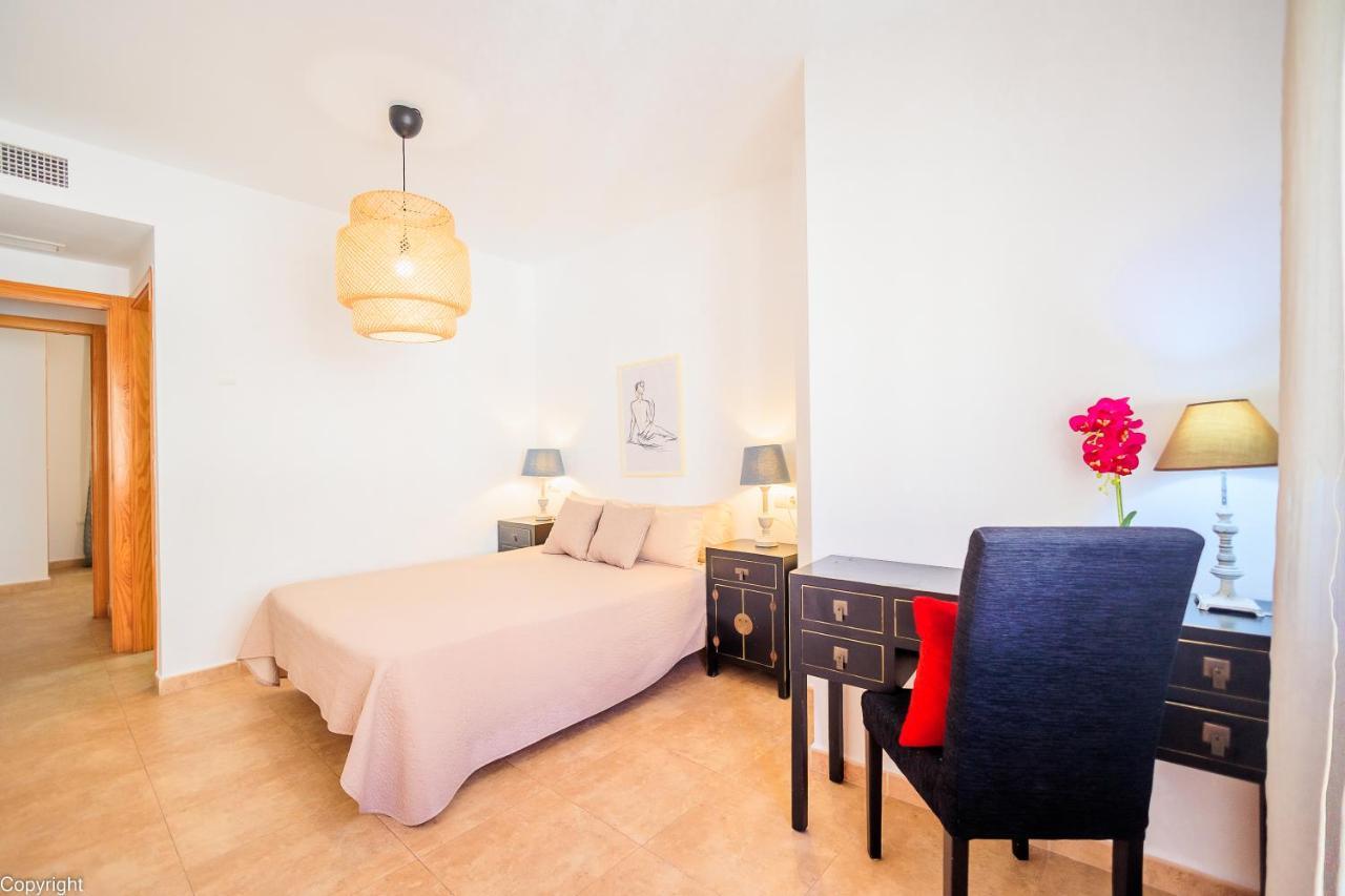 Apartamentos Madrid Torrevieja Luaran gambar
