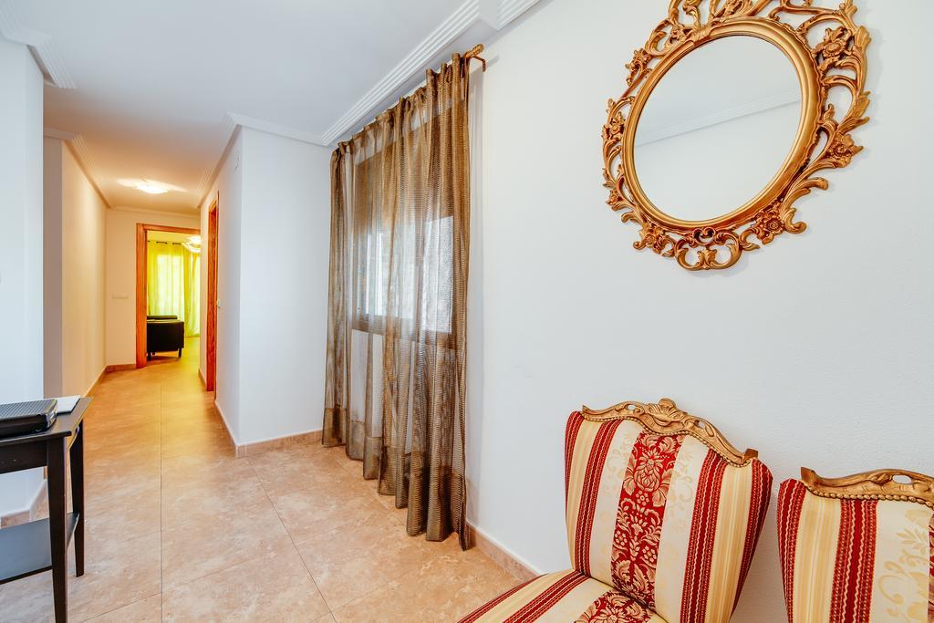 Apartamentos Madrid Torrevieja Luaran gambar