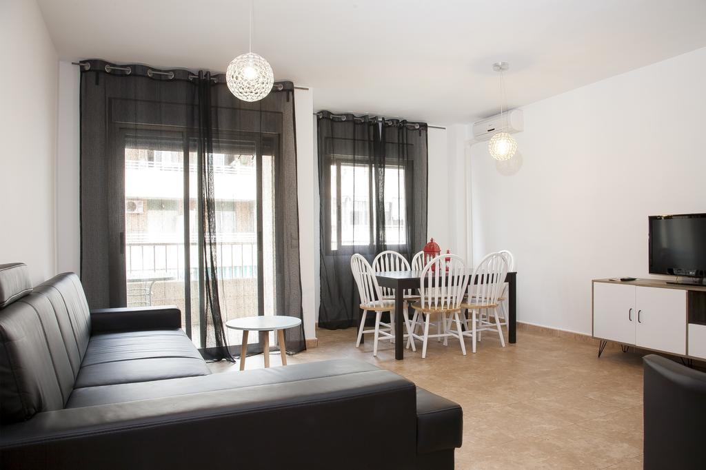Apartamentos Madrid Torrevieja Luaran gambar